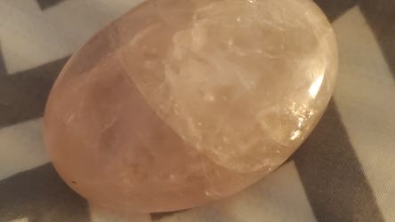 Rose quartz palm stone