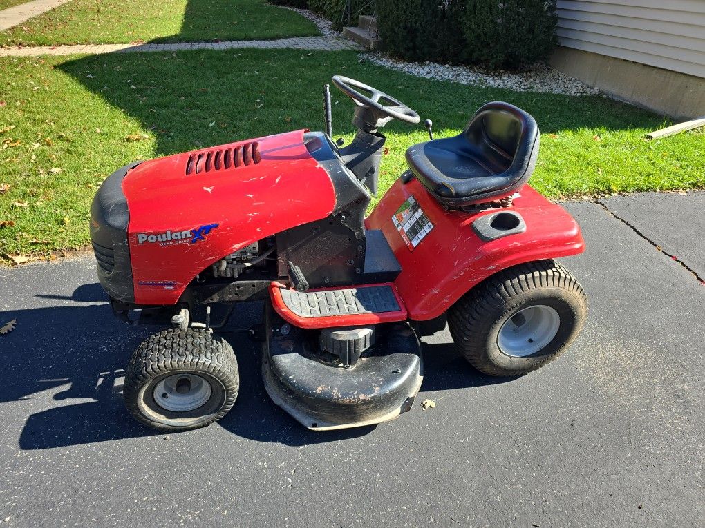 Poulan Tractor