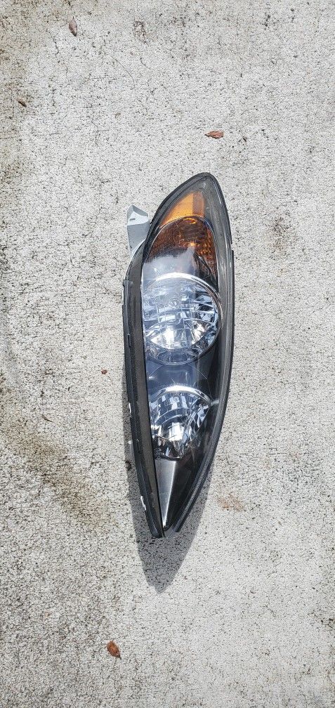 2003-06 Camry Headlight