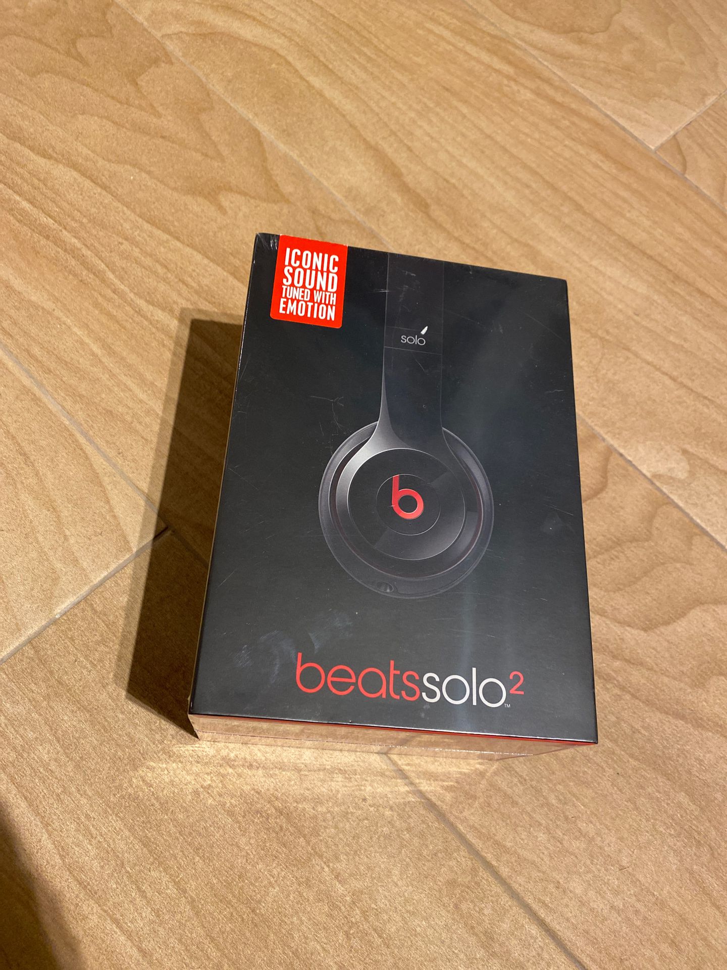 Beats Solo 2 headphones - Never opened in plastic