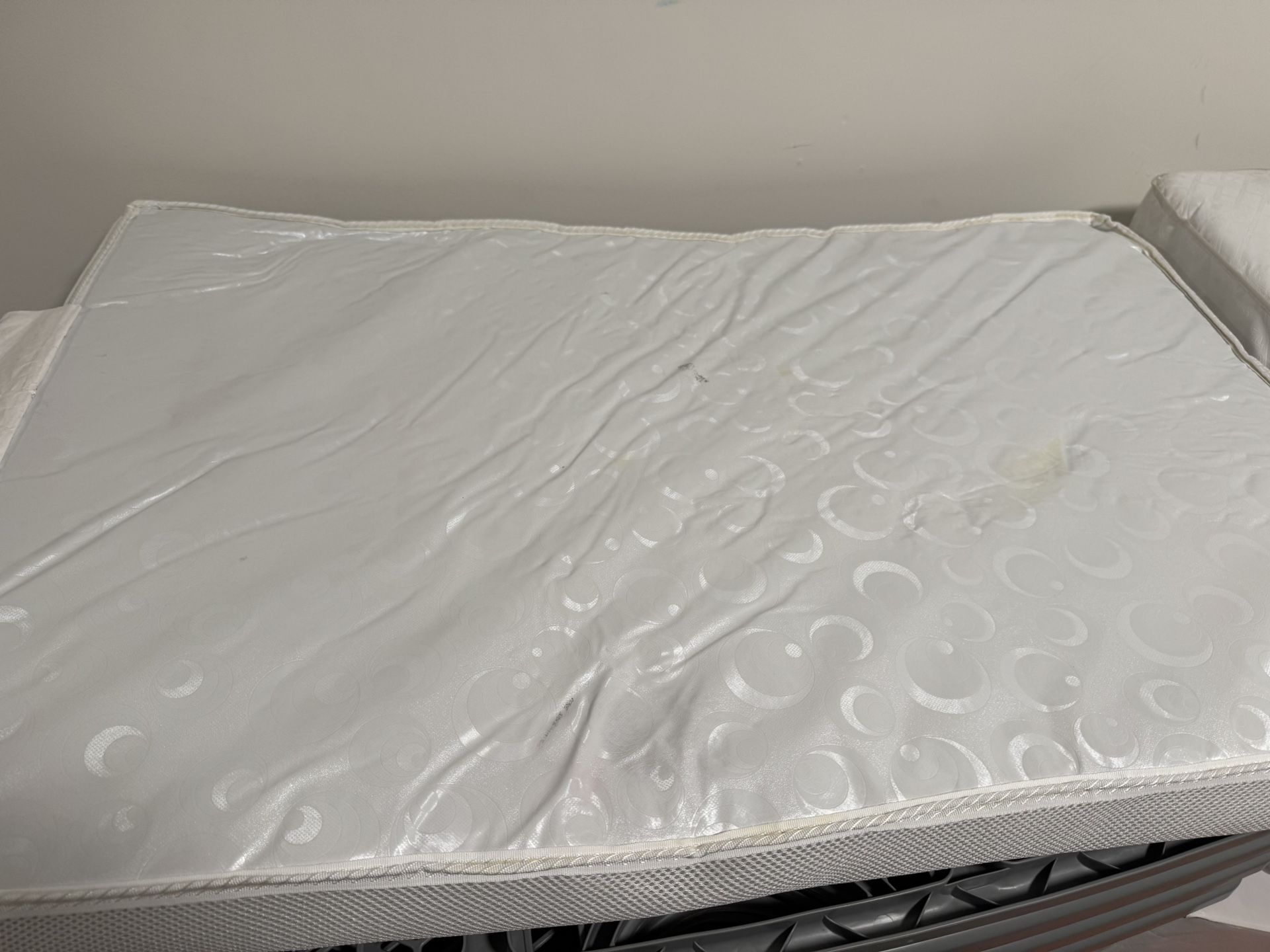 Mini Crib Mattress – 38x24 inches – Good condition 