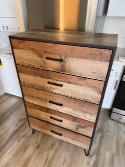Dresser