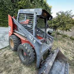 Thomas 153s Skidsteer 