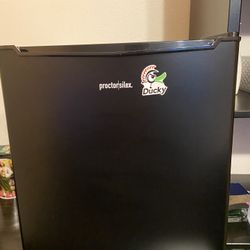 Mini Fridge 