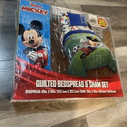Mickey Soccer Twin Bedspread & Sham 60in x80in 