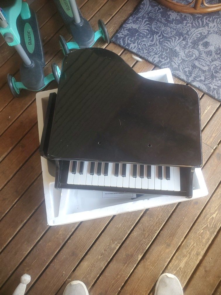 toddler piano