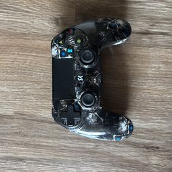 PS4 CONTROLLER 