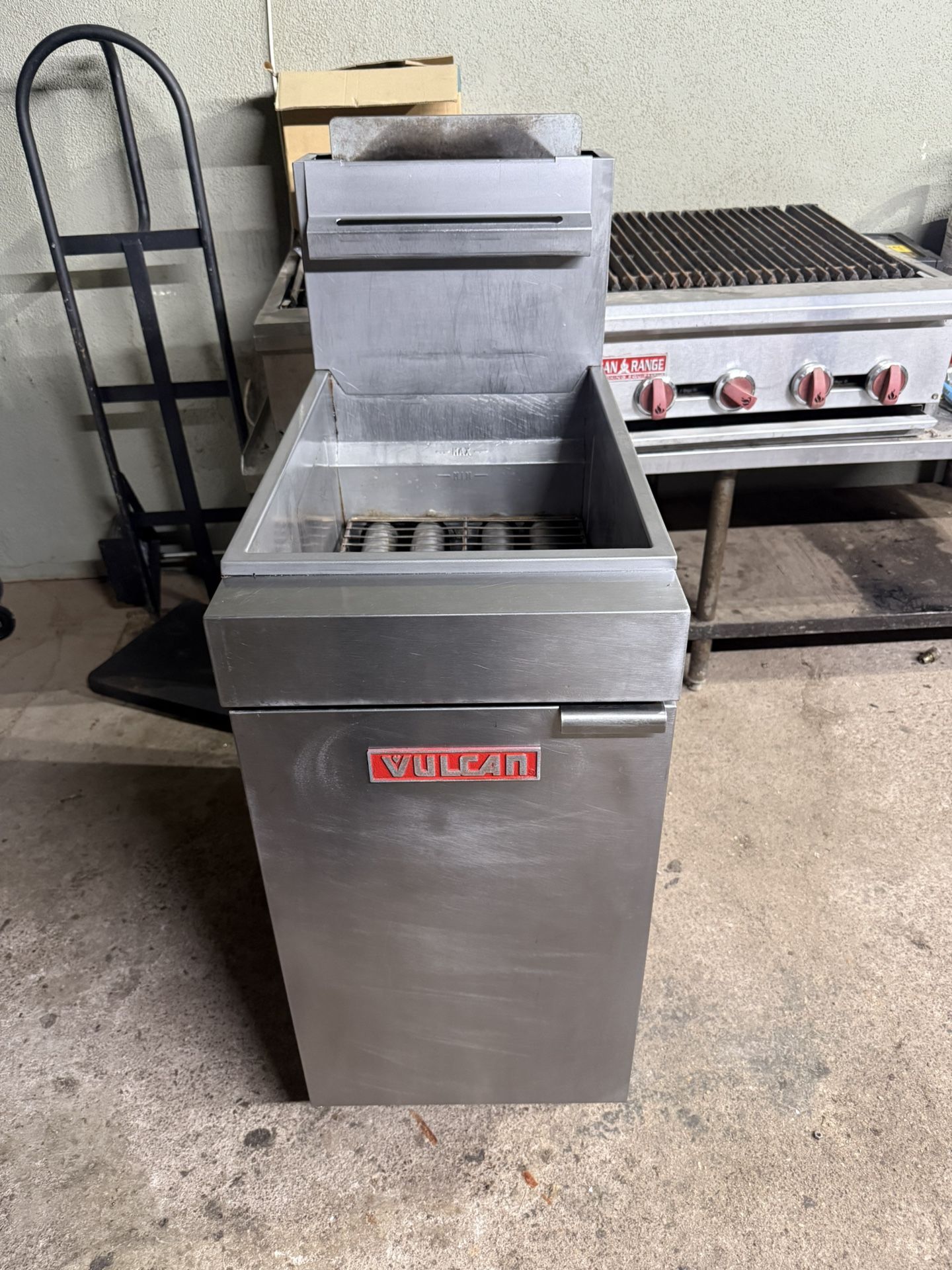 Vulcan LG400-2 45-50 Ib. Liquid Propane Floor Fryer - 120,000 BTU