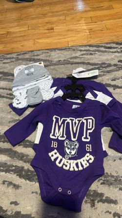 NEW Husky onesie set and hats 0-3 months