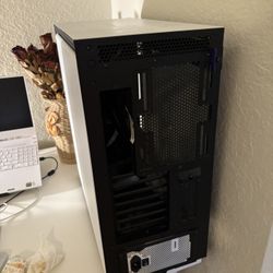 Custom Gaming / Desktop PC – Clean White Case – Great Condition