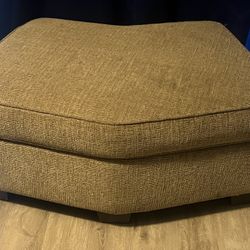 Sofa Center Piece With Wheels 