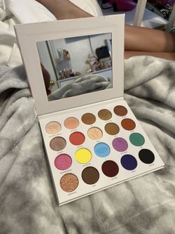 Morphe X Maddie Ziegler