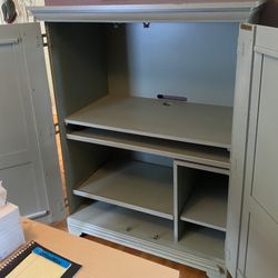 Free armoire 