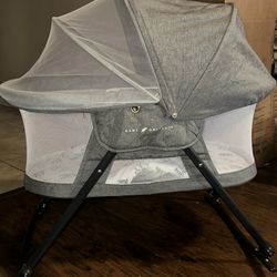 Baby Delight Travel Bassinet 