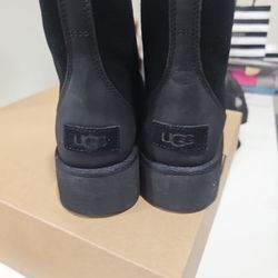 UGGS New EXPENSIVE black Short Boots Size 8