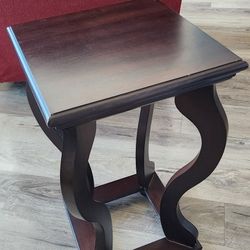Dark brown wooden side table! 