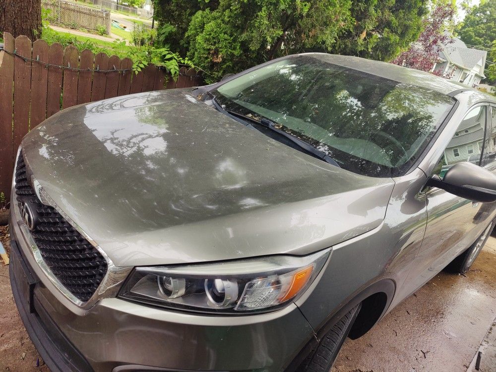 2016 Kia Sorento First 1800 Gets It