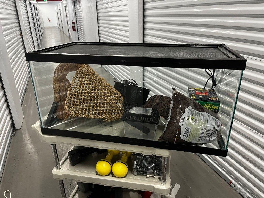 20 Gallon tank includes everything