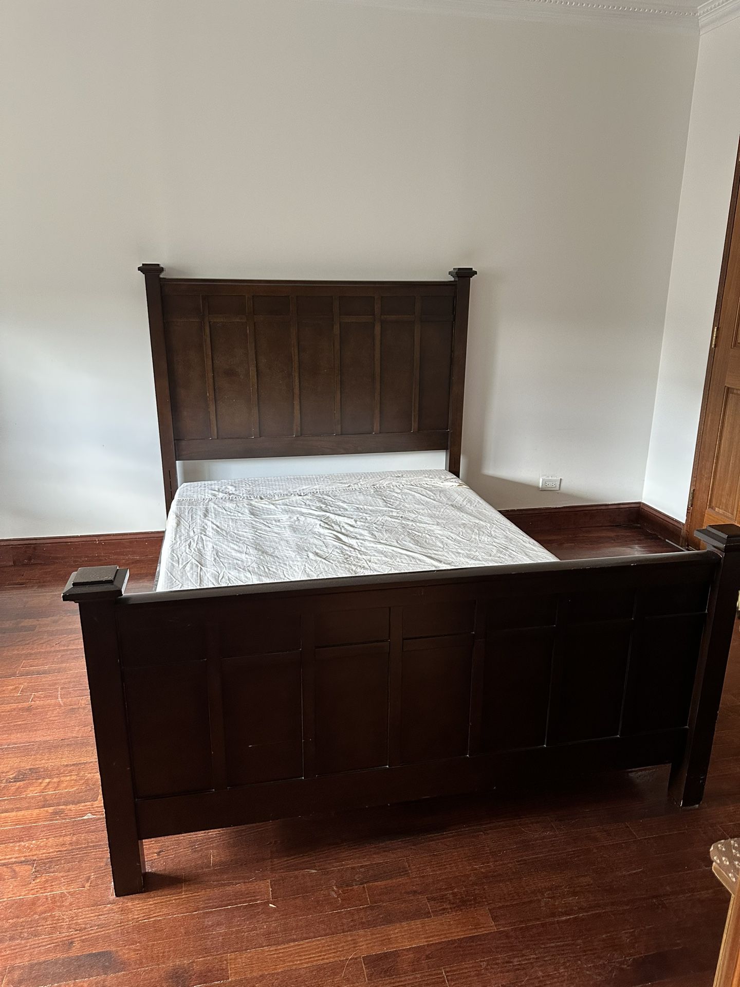 Crate & Barrel Full Size Bed