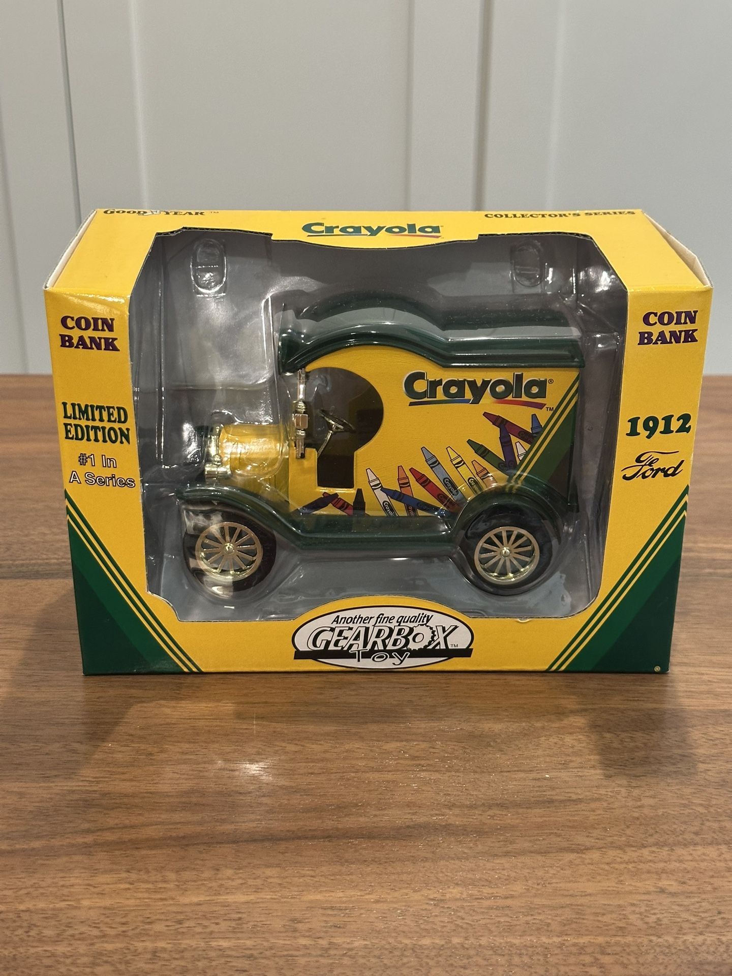 NEW in Box Gearbox 1912 Ford Crayola Delivery Truck Coin Bank