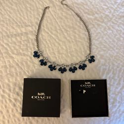 Coach Necklace Beautiful Blue Stone. CG083