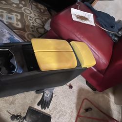 Lamborghini Uris Center arm consul