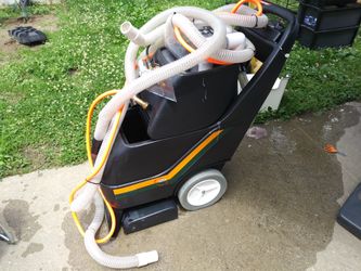 Vacuum cleaning machine