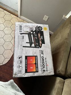 Blackstone 28" Griddle with Hardcover and Side Shelf