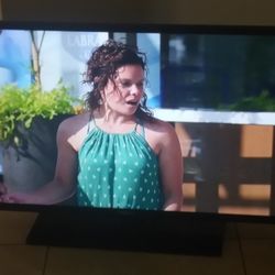 Wonderful Sumsung 40" Flat Screen TV  Not Smart Comes With Remote Com⁸