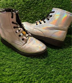 Kid’s boots size 4y used no box