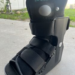 Orthopedic Boot (moon Boot)