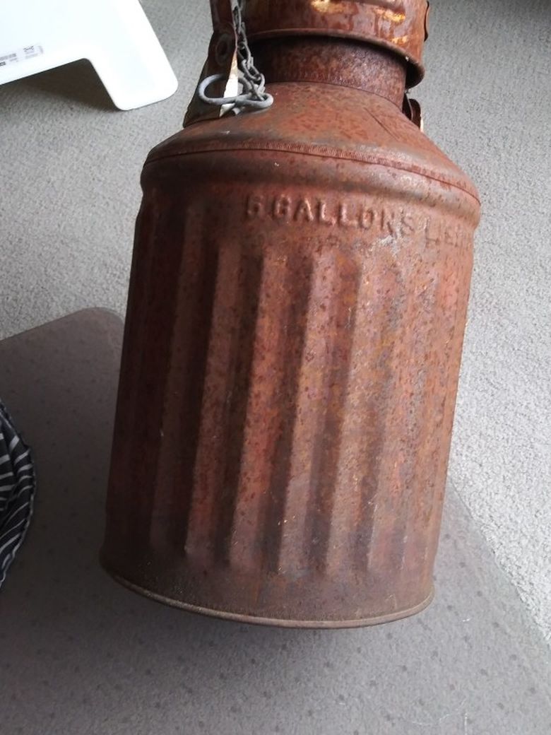 Vintage Rusty Oil Can Ellisco $75 EVERSON