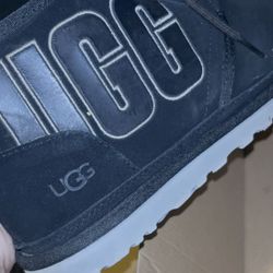 Men’s Uggs Size 10