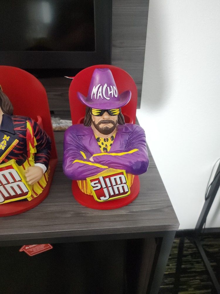MACHO MAN