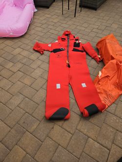 Survivel Suit