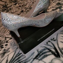 7.5 Heels Perfect For A Wedding,Quincenera,prom,graduation 