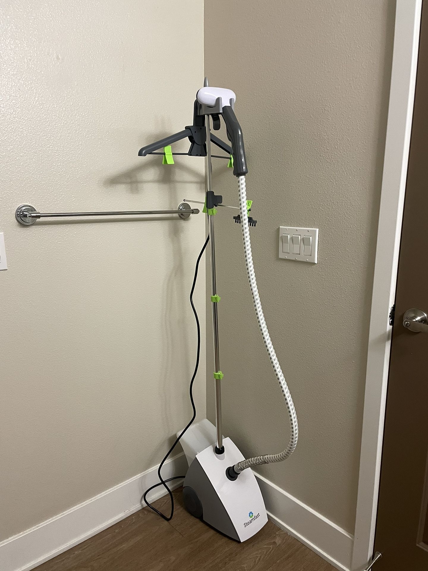 Steamfast SF547 Stand Garment Steamer for Sale in West Covina, CA