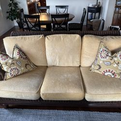 Rattan Sofa  Great Condition