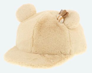 Japan Tokyo Disney Winnie the Pooh fluffy winter cap with bee 🐝 
