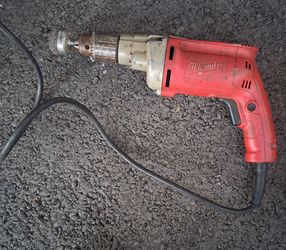 Milwaukee magnum drill