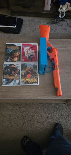 Nintendo Wii Console Bundle with Games and Gun