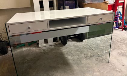 Modern Glass Desk with Drawers – Sleek White High Gloss | Excellent Condition