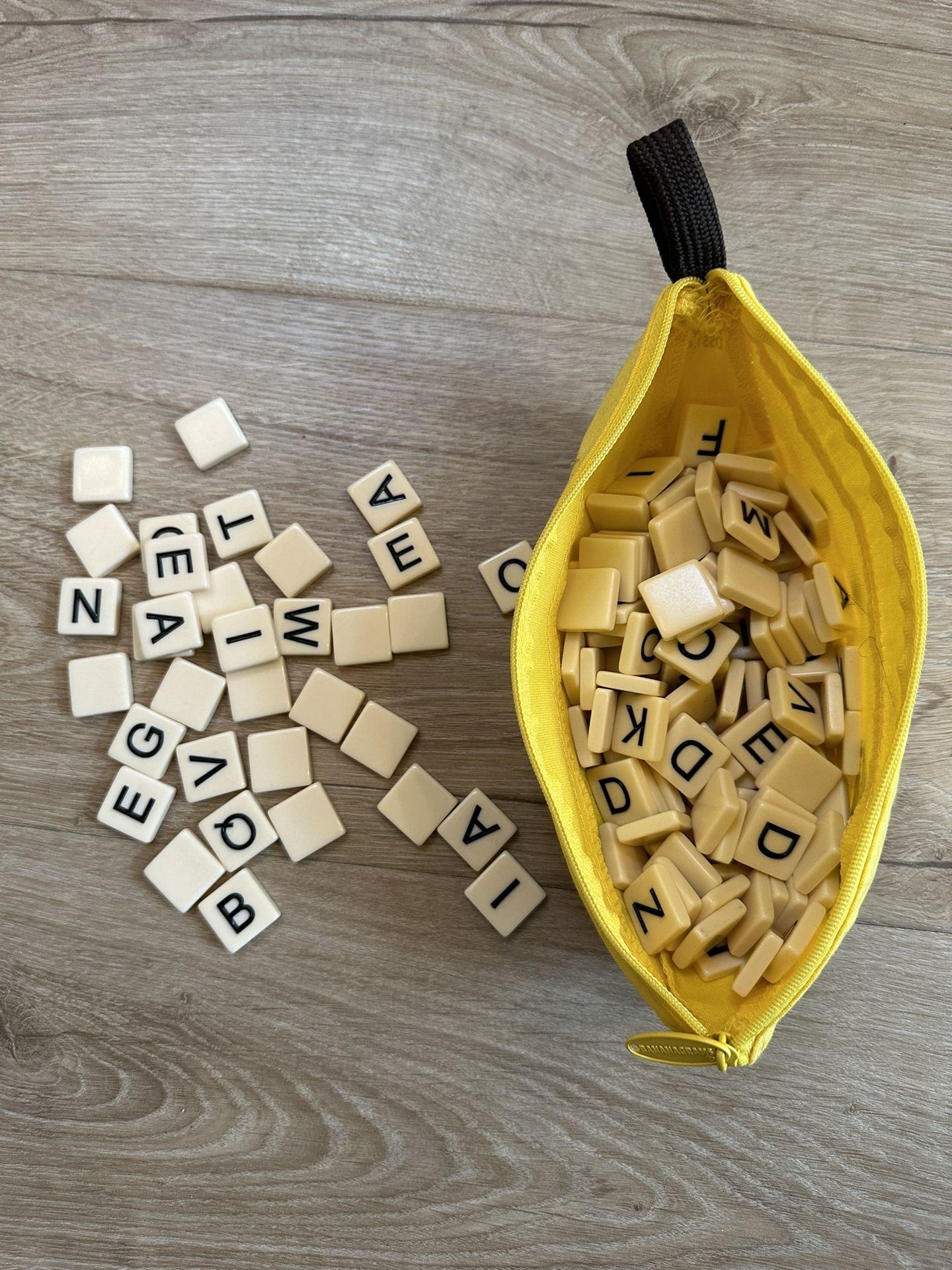 Bananagrams Word game
