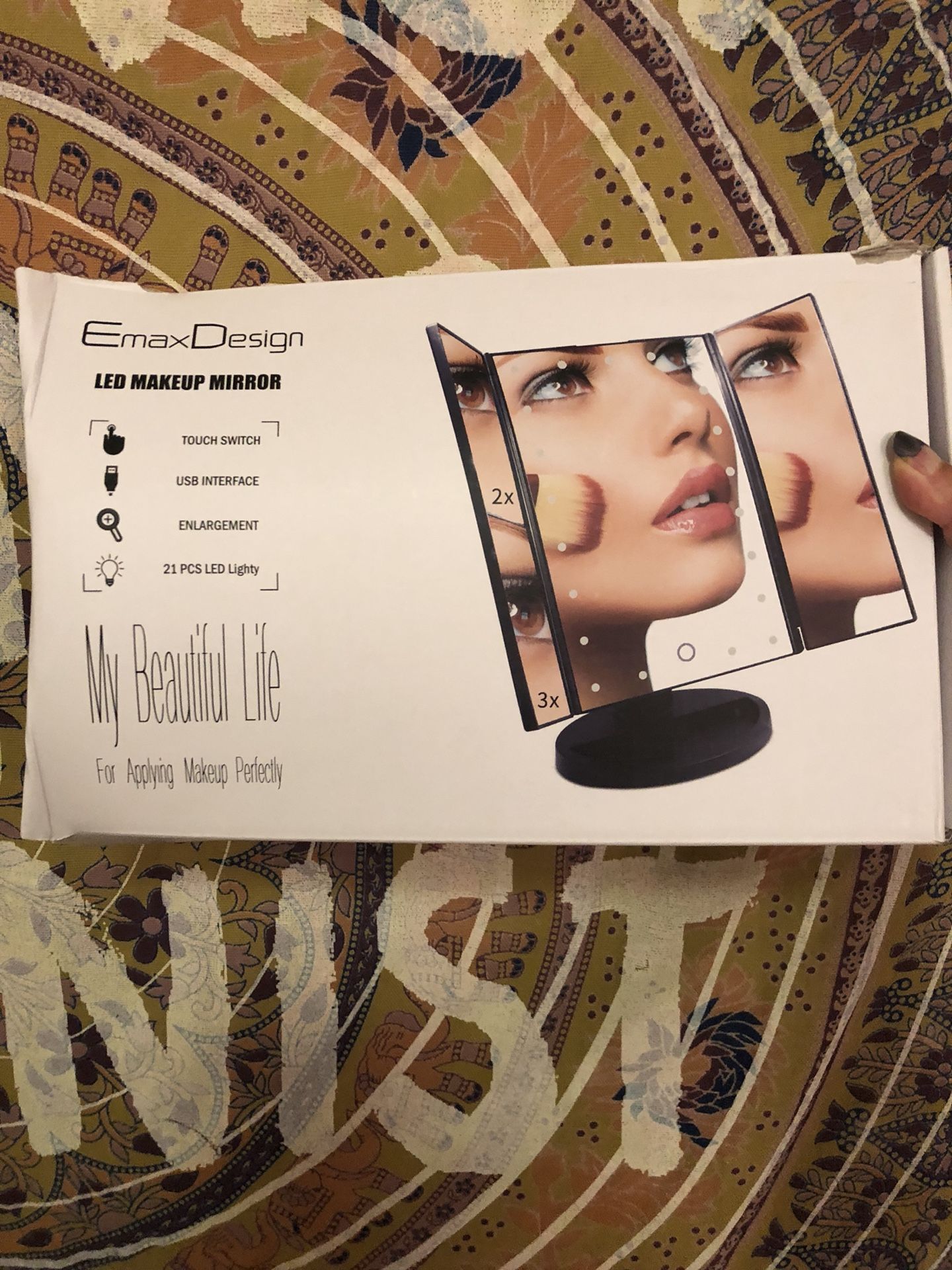 Vanity LED makeup mirror
