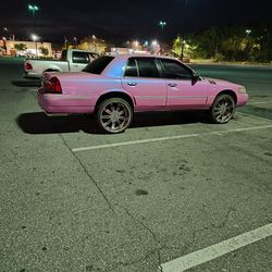 Beautiful Pink Grand Marquis It Change Colors Pink, Purple, And Blue 