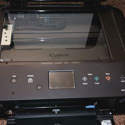 Canon Photo Printer & 100's Of Photo Paper Pages 