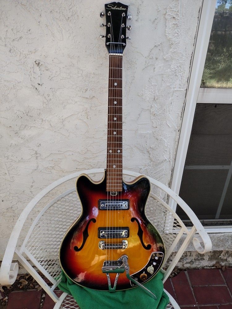 Silvertone hollow body electric guitar model 1456 - Vintage