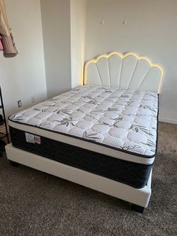 Queen size mattress pillow top new bedframe sold separately
