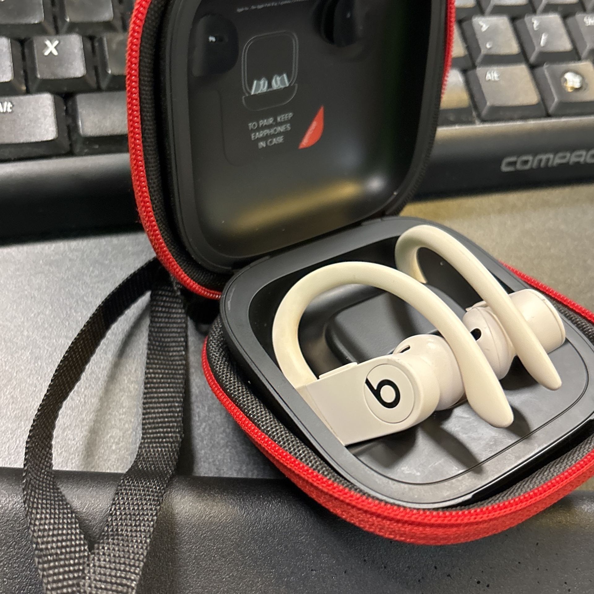 Powerbeats Pro White