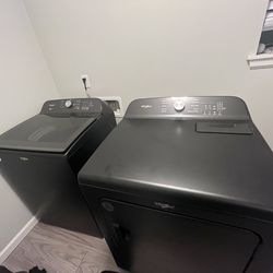 Whirlpool Washer and Dryer Set